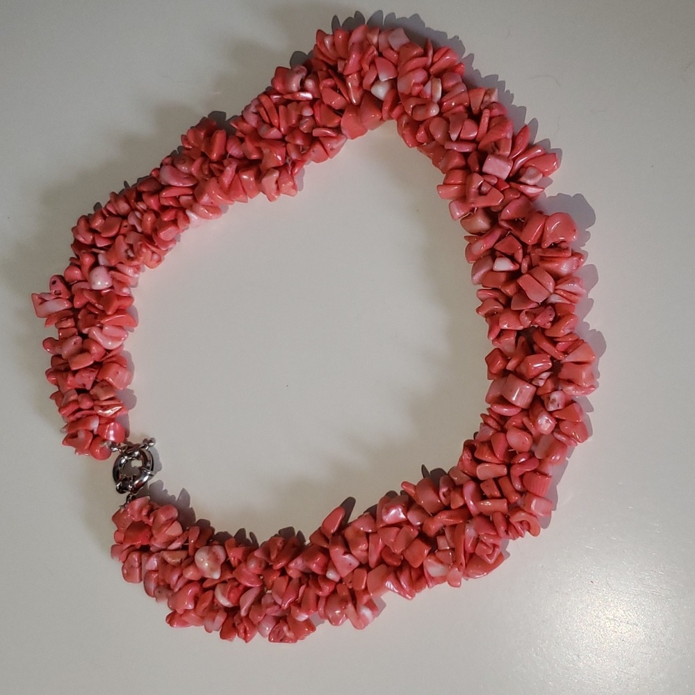Pink Shell Chips Necklace